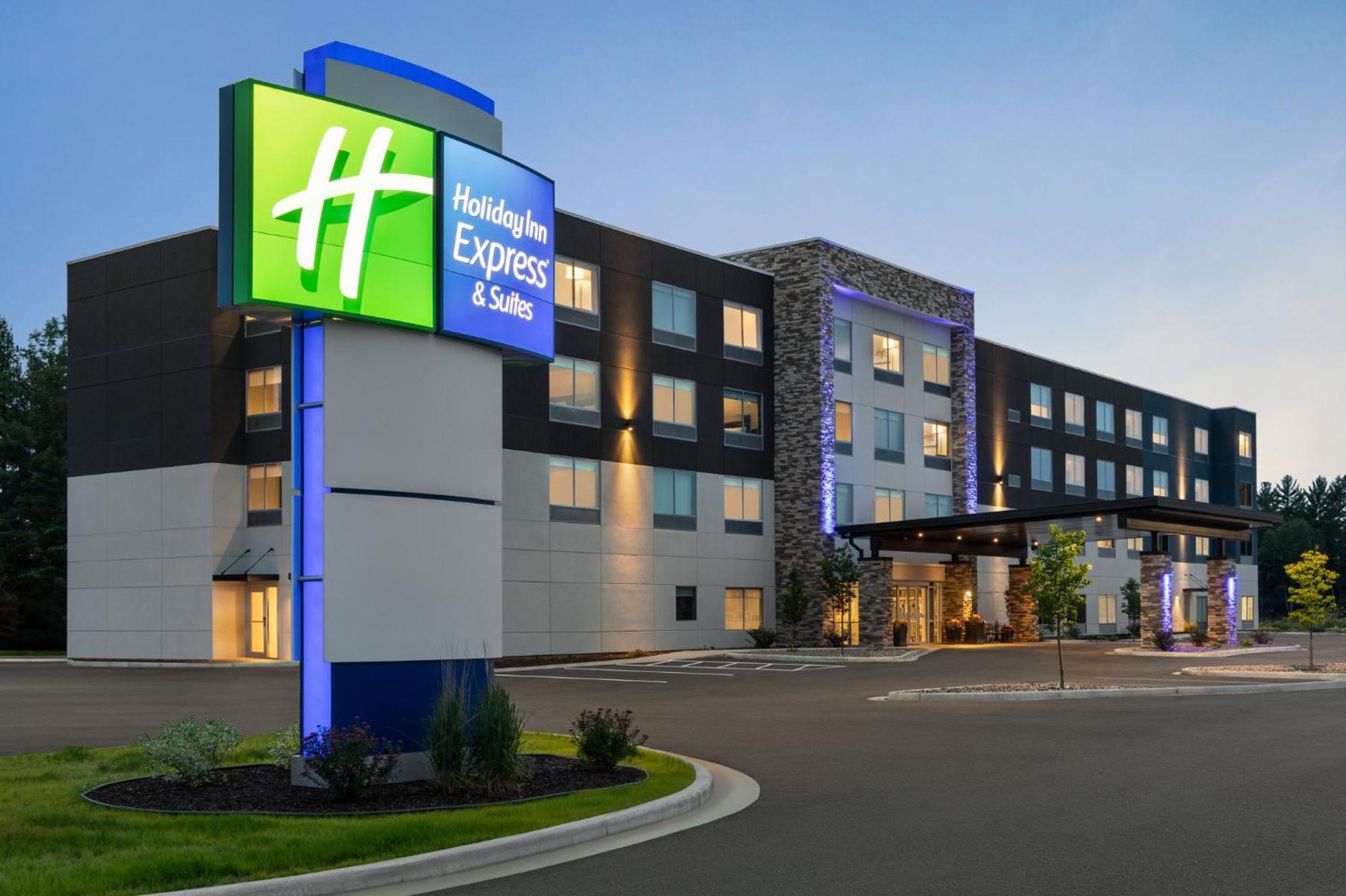 Holiday Inn Express & Suites Rhinelander By Ihg מראה חיצוני תמונה